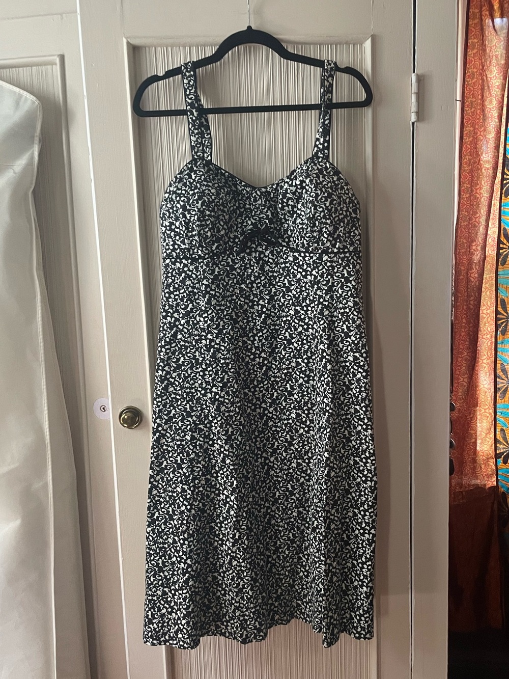Madison Leigh 14W Black & White Floral A-Line Sundress